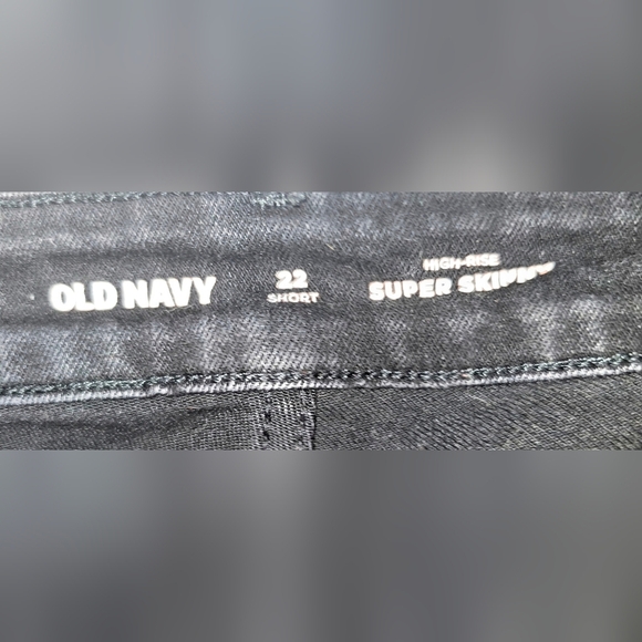 Women's Old Navy Plus Size Black Denim Super Skinny Jeans - 22 Short - Picture 3 of 3